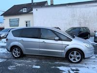 Gebraucht Ford S-MAX Titanium 140 PS (102 kW) 2009 Silber Van / Kleinbus