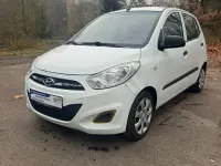 Gebraucht Hyundai i10 70 PS (51 kW) 2012 Weiß Kleinwagen