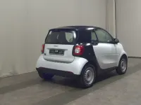 Gebraucht Smart ForTwo Electric Drive 60 kW (82 PS) 2022 Weiß Kleinwagen