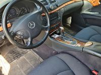 Gebraucht Mercedes E220 150 PS (110 kW) 2003 Blau Limousine