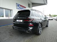 Gebraucht BMW X7 M Sport 381 PS (280 kW) 2024 Schwarz SUV