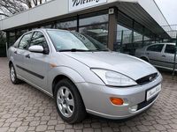 Gebraucht Ford Focus Ghia 116 PS (85 kW) 1999 Silber Limousine