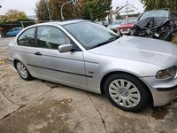 Gebraucht BMW 318 143 PS (105 kW) 2002 Silber Coupé