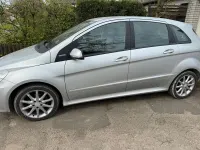 Gebraucht Mercedes B170 116 PS (85 kW) 2009 Silber Van / Kleinbus