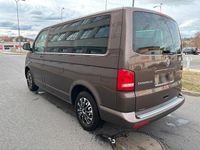 Gebraucht VW Caravelle 140 PS (102 kW) 2015 Braun Van / Kleinbus