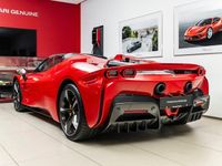 Gebraucht Ferrari SF90 779 PS (572 kW) 2025 Rot Cabrio