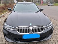 Gebraucht BMW 318 Shadowline 156 PS (114 kW) 2024 Black sapphire metallic Kombi