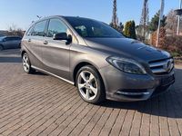 Gebraucht Mercedes B180 122 PS (89 kW) 2014 Grau Van / Kleinbus