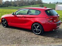 Gebraucht BMW 114 102 PS (75 kW) 2015 Rot Kleinwagen