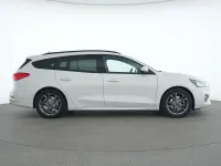 Gebraucht Ford Focus ST-Line 125 PS (91 kW) 2021 Metropolis weiß Kombi