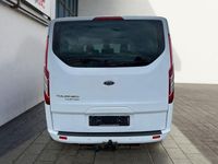 Gebraucht Ford Tourneo Titanium 170 PS (125 kW) 2017 Frostweiß Van / Kleinbus