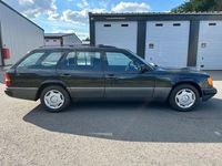 Gebraucht Mercedes E230 136 PS (100 kW) 1990 Schwarz Kombi