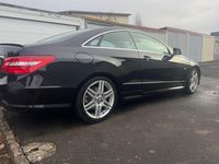 Gebraucht Mercedes E250 Avantgarde 204 PS (150 kW) 2011 Schwarz Coupé