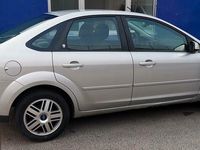 Gebraucht Ford Focus Ghia 116 PS (85 kW) 2007 Silber Limousine