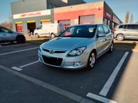 Gebraucht Hyundai i30 105 PS (77 kW) 2009 Silber Limousine