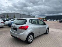 Gebraucht Kia Venga Attract 90 PS (66 kW) 2016 Silber Kleinwagen