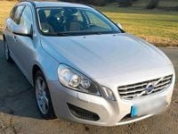 Second-hand Volvo V60 215 CP (158 kW) 2013 Argintiu Break