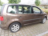 Gebraucht VW Touran 105 PS (77 kW) 2011 Braun metallic Van / Kleinbus