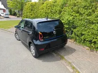 Używany VW e-up! Style 61 kW (83 KM) 2022 Czarny Hatchback