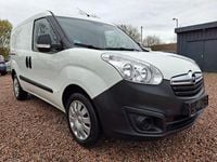 Gebraucht Opel Combo 95 PS (69 kW) 2018 Weiß Van / Kleinbus