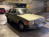 Gebraucht Mercedes 250 140 PS (102 kW) 1981 Grün Limousine