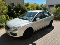 Gebraucht Ford Focus Ghia 101 PS (74 kW) 2005 Silber Limousine