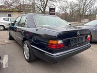 Gebraucht Mercedes E300 AMG 179 PS (131 kW) 1992 Blau Limousine