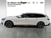 Gebraucht BMW 520 M Sport 197 PS (144 kW) 2025 Mineralweiß Kombi