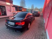 Gebraucht BMW 320 170 PS (125 kW) 2009 Schwarz Coupé