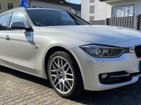Gebraucht BMW 330 Sport Line 258 PS (189 kW) 2012 Weiß Kombi