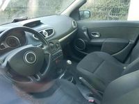 Gebraucht Renault Clio II 80 PS (58 kW) 2006 Rot Kleinwagen