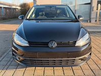 Gebraucht VW Golf VII Trendline 110 PS (80 kW) 2017 Schwarz Kleinwagen