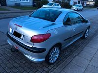 gebraucht Peugeot 206 CC Cabrio 1,6i /2.Hand/Servo/Klima/Alu/AHK/TÜV 02/2026