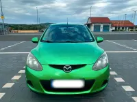 Gebraucht Mazda 2 Independence 86 PS (63 kW) 2010 Grün Kleinwagen