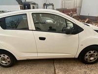 Gebraucht Chevrolet Spark 64 PS (47 kW) 2011 Weiß Kleinwagen