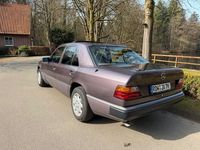 Second-hand Mercedes E260 160 CP (117 kW) 1990 Andere farben Berlinǎ