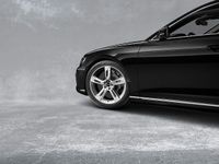 Gebraucht Audi A8L Ambiente 462 PS (339 kW) 2024 Mythosschwarz metallic Limousine