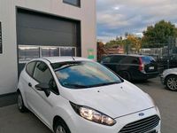 Gebraucht Ford Fiesta 60 PS (44 kW) 2015 Weiß Kleinwagen