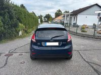 Gebraucht Ford Fiesta Trend 101 PS (74 kW) 2016 Blau Limousine