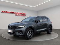 Neu Volvo XC40 Plus 163 PS (119 kW) 2026 Forest lake metallic SUV
