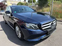 Używany Mercedes E220 194 KM (142 kW) 2018 Niebieski Sedan/Limuzyna