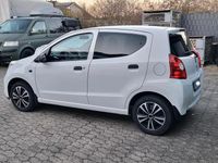 Gebraucht Suzuki Alto 68 PS (50 kW) 2012 Weiß Kleinwagen