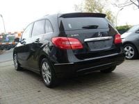 Gebraucht Mercedes B180 122 PS (89 kW) 2014 Schwarz Van / Kleinbus