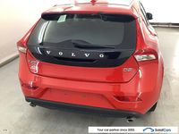 Gebraucht Volvo V40 120 PS (88 kW) 2018 Rot Limousine