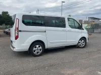 Gebraucht Ford Tourneo Titanium 131 PS (96 kW) 2017 Weiß Van / Kleinbus