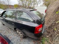 Gebraucht Skoda Octavia Ambiente 122 PS (89 kW) 2009 Schwarzmagic perleffekt Kombi
