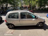 Second-hand Renault Twingo Expression 58 CP (42 kW) 2004 Argintiu Hatchback