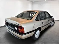 Usata Opel Vectra 75 CV (55 kW) 1992 Oro Berlina