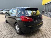 Gebraucht BMW 218 Basis 136 PS (100 kW) 2015 Saphirschwarz Van / Kleinbus