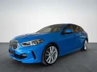Gebraucht BMW 120 M Sport 190 PS (139 kW) 2023 Misano blau Kleinwagen
